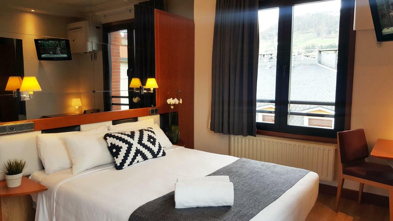 Hotel Oria Tolosa  Zewnętrze zdjęcie